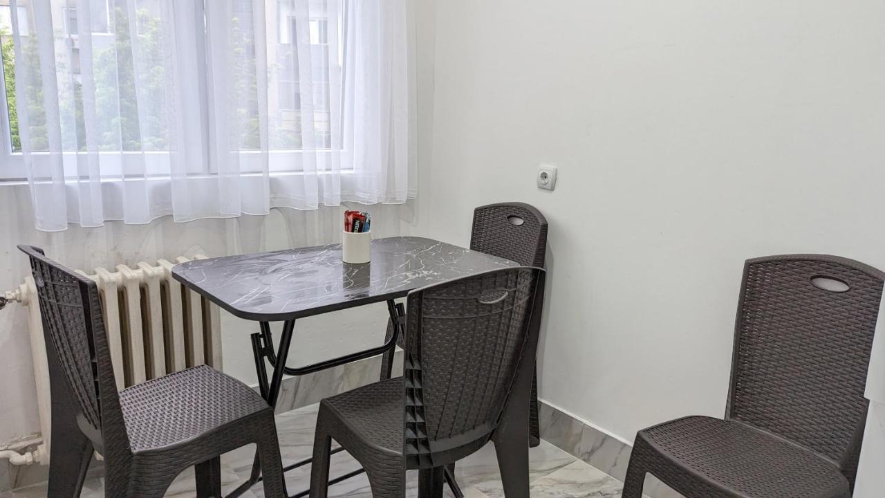 Main Square Apartment - Скопие Екстериор снимка