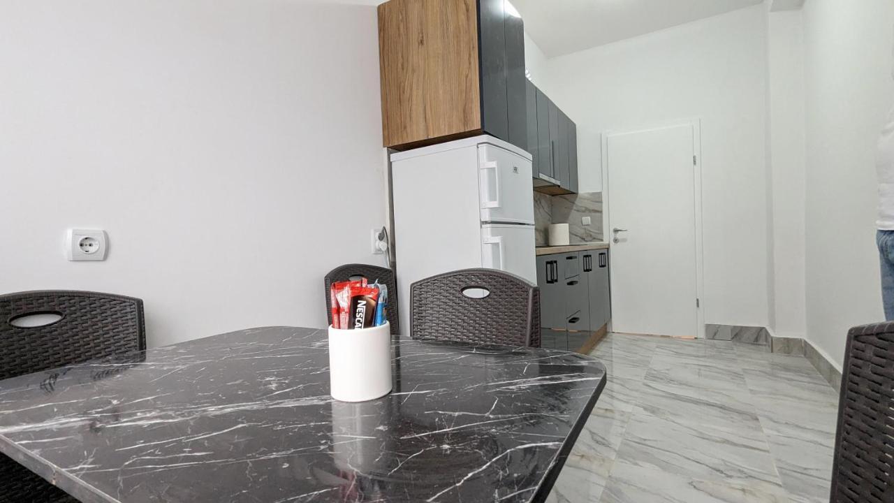 Main Square Apartment - Скопие Екстериор снимка